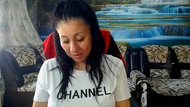 MoistMady online show from June 5, 2026, 9:59 am
