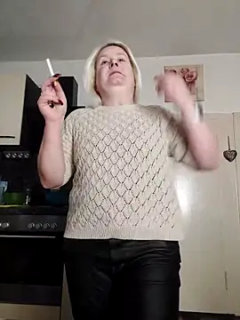 Snapshot of GeileEstelle chatting on February 9, 2026, 7:17 am GeileEstelle online show from February 9, 2026, 7:17 am