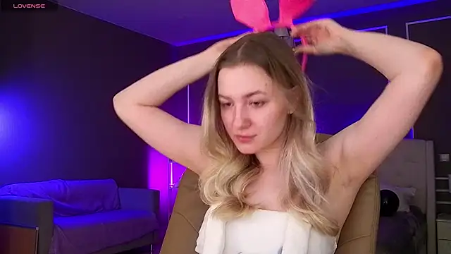 elinanortas online show from October 25, 2025, 1:05 am