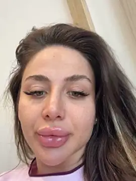 AshleySinn online show from March 9, 2026, 7:23 am