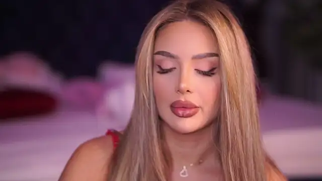 AshleySinn online show from November 4, 2025, 11:14 am