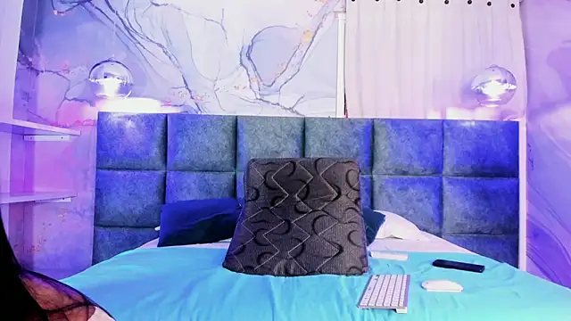 Scarleett 22 online show from September 12, 2025, 7:46 pm