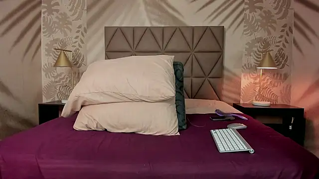 Scarleett 22 online show from February 11, 2026, 7:58 pm