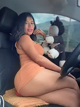 sexi noemi online show from November 4, 2025, 2:10 pm