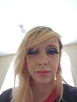 Snapshot of AmethystFoxx chatting on July 24, 2026, 3:52 pm AmethystFoxx online show from July 24, 2026, 3:52 pm