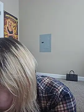 Snapshot of AmethystFoxx chatting on July 1, 2026, 5:46 pm AmethystFoxx online show from July 1, 2026, 5:46 pm