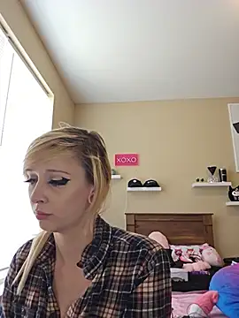AmethystFoxx online show from June 20, 2026, 5:40 pm