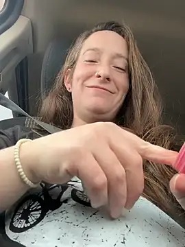 Mini And The Bear online show from March 15, 2026, 8:05 pm