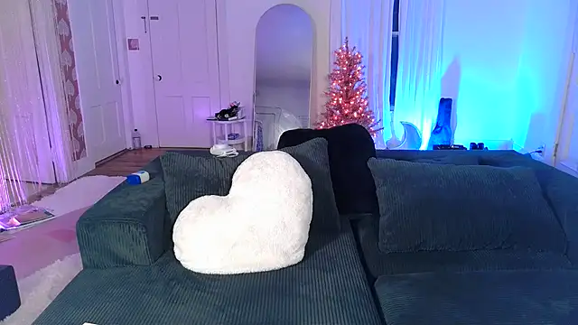 ashleyblaydex online show from December 16, 2025, 12:15 am