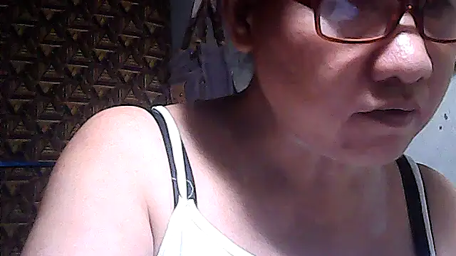 sweetsosie18 online show from May 2, 2026, 3:34 am