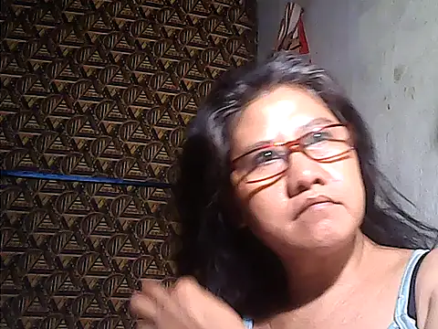 sweetsosie18 online show from June 9, 2026, 12:28 pm