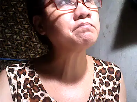 sweetsosie18 online show from June 11, 2026, 3:53 pm