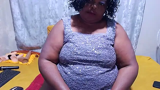 Snapshot of MatureBootyBabe4Uxx chatting on July 8, 2026, 1:52 am MatureBootyBabe4Uxx online show from July 8, 2026, 1:52 am