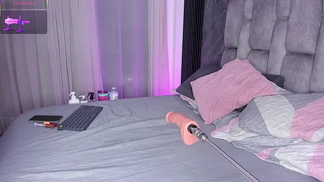 emily fox1 online show from October 10, 2025, 12:06 pm