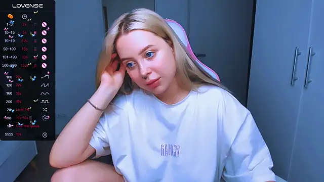 MonaLauu online show from January 29, 2025, 2:32 pm