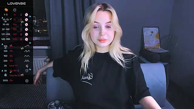 MonaLauu online show from February 3, 2026, 8:47 pm