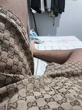 Seu-prazer online show from February 10, 2026, 8:52 pm