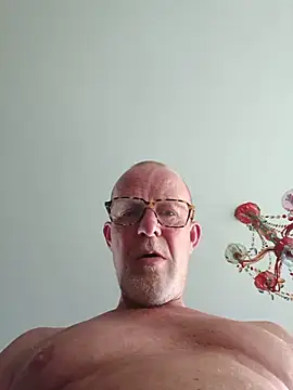 ClubbyEuphory online show from June 19, 2026, 5:35 am