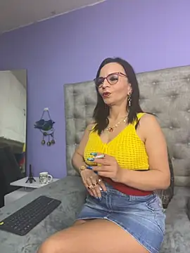 Miss ellien online show from June 25, 2026, 1:36 am