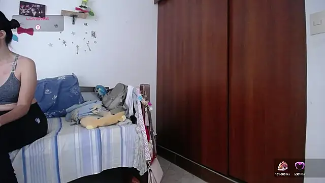 Moon lunita online show from September 9, 2025, 5:00 pm