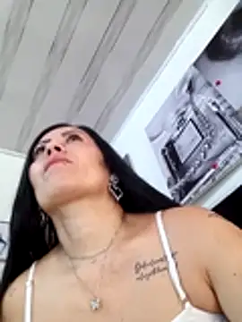 Tania mature online show from April 29, 2026, 5:52 pm