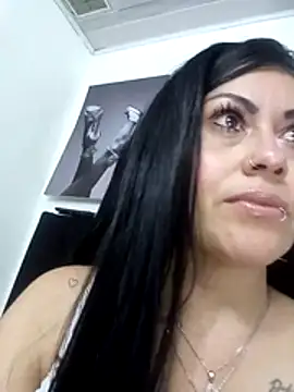 Tania mature online show from March 9, 2026, 5:49 pm