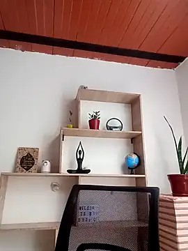 Tania mature online show from September 9, 2025, 5:55 pm