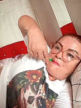 antonela ladiabla online show from October 27, 2025, 8:43 pm