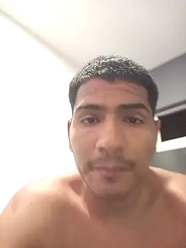 riquer09 online show from March 25, 2026, 12:22 am