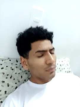 riquer09 online show from September 28, 2025, 3:57 am