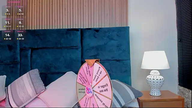 Snapshot of Kareena_chopra chatting on June 2, 2026, 12:16 pm Kareena chopra online show from June 2, 2026, 12:16 pm