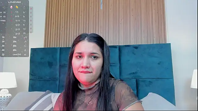 Snapshot of Kareena_chopra chatting on May 28, 2026, 12:33 pm Kareena chopra online show from May 28, 2026, 12:33 pm