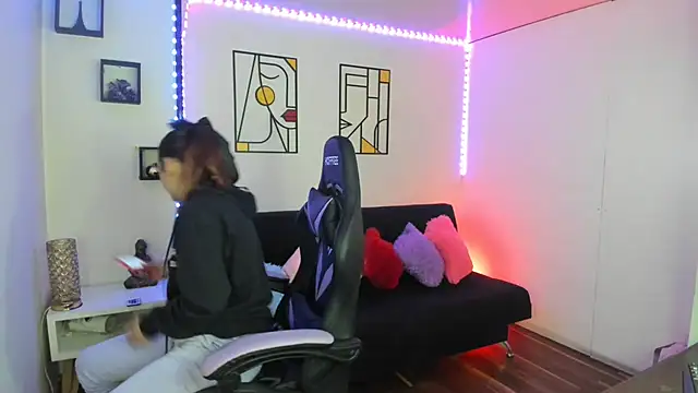 kay marie online show from February 13, 2025, 7:21 pm