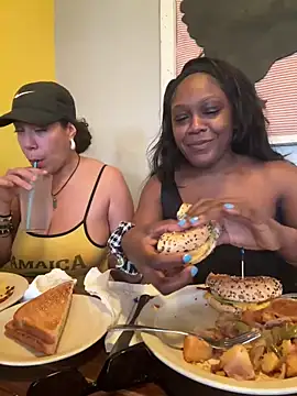 TilaTotti online show from February 19, 2025, 9:47 pm