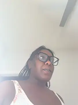 Snapshot of TilaTotti chatting on May 18, 2026, 1:17 am TilaTotti online show from May 18, 2026, 1:17 am