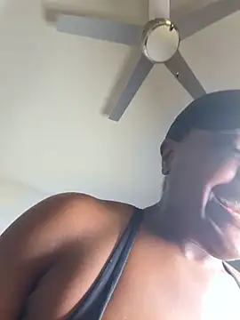 Snapshot of TilaTotti chatting on June 4, 2026, 3:11 am TilaTotti online show from June 4, 2026, 3:11 am