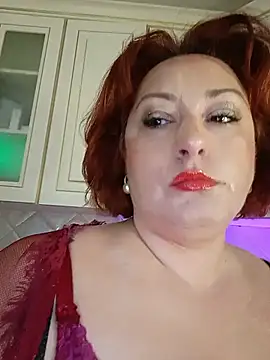 Snapshot of mom4you chatting on June 25, 2026, 8:08 am mom4you online show from June 25, 2026, 8:08 am