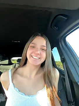 DoriDeluxe66 online show from September 25, 2025, 7:36 am