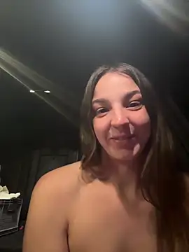 DoriDeluxe66 online show from October 7, 2025, 9:49 pm