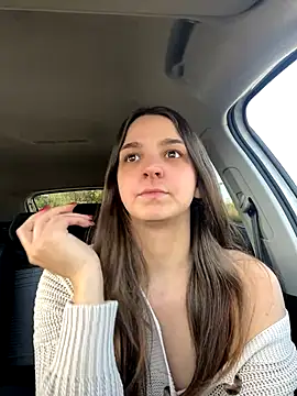 DoriDeluxe66 online show from November 13, 2025, 11:36 am