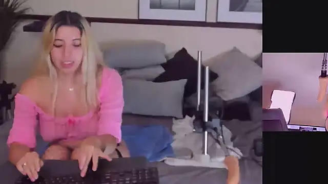 Snapshot of Lizzy_Lace chatting on January 11, 2025, 6:56 am Lizzy Lace online show from January 11, 2025, 6:56 am