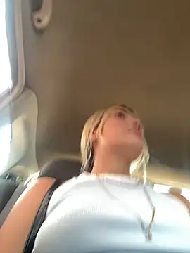 Snapshot of Sarita-candy chatting on February 23, 2025, 5:18 pm Sarita-candy online show from February 23, 2025, 5:18 pm