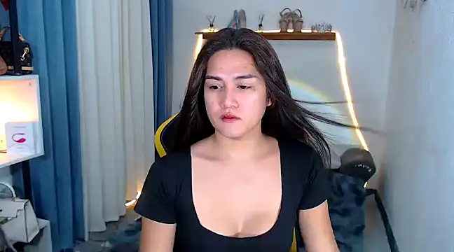 MarieLoveGlamorous online show from December 14, 2024, 1:16 pm