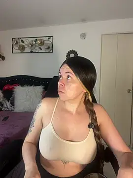 carolina16love online show from April 25, 2026, 9:34 pm