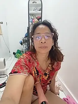Snapshot of HotsexyNaughtysweetbaby chatting on June 9, 2026, 12:22 am HotsexyNaughtysweetbaby online show from June 9, 2026, 12:22 am