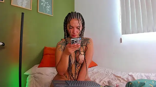 karlye 5 online show from June 18, 2026, 8:03 pm