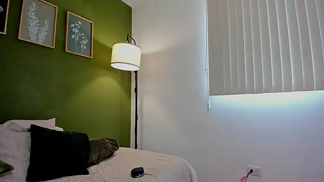 Snapshot of karlye_5 chatting on February 24, 2026, 1:23 pm karlye 5 online show from February 24, 2026, 1:23 pm