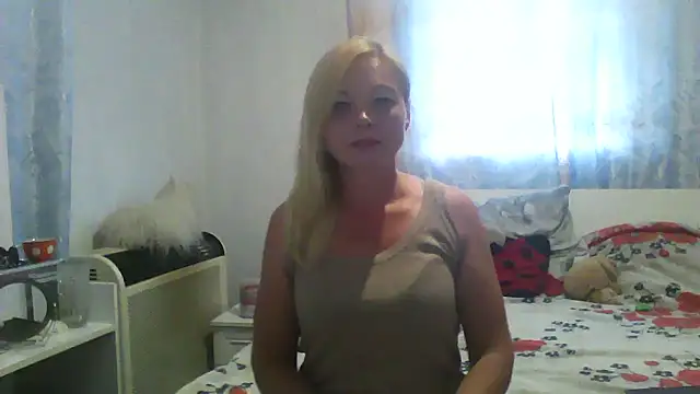 Snapshot of Lola_115 chatting on July 21, 2026, 5:03 pm Lola 115 online show from July 21, 2026, 5:03 pm