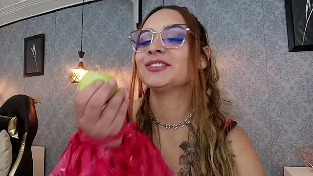 Emiily W online show from September 10, 2025, 12:04 pm