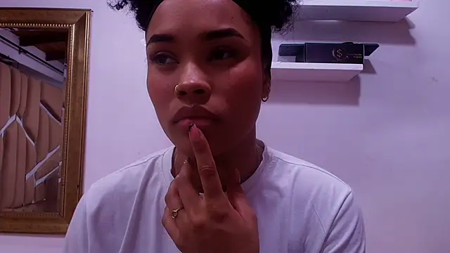 naia blessed online show from October 6, 2025, 7:14 pm